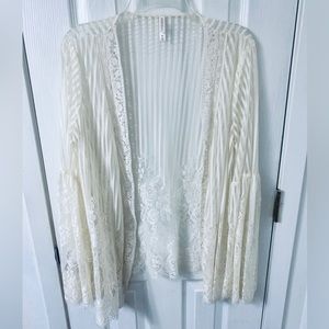 Xhilaration Kimono M 100% Nylon Lace Ivory large Bell Sleeves grannycore cottage